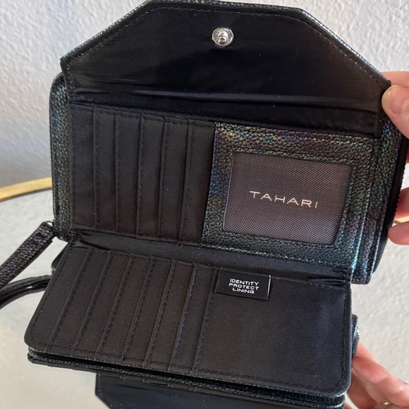 NWOT TAHARI Wristlet - Picture 3 of 7